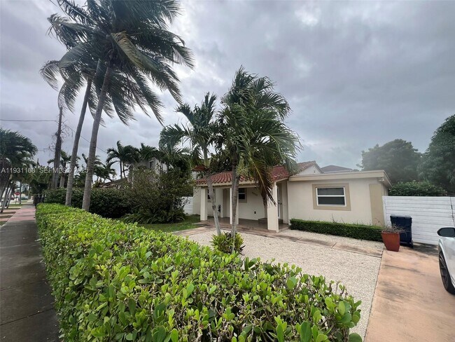 Building Photo - 9030 SW 40th Terrace