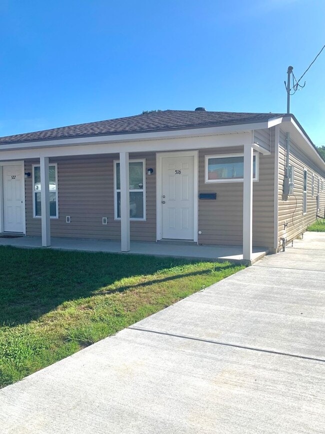 Building Photo - 516-522 Live Oak Blvd.