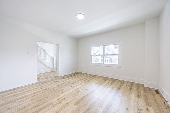 Building Photo - Newly Renovated 5 Bd/2 Bath Home in New Kensington