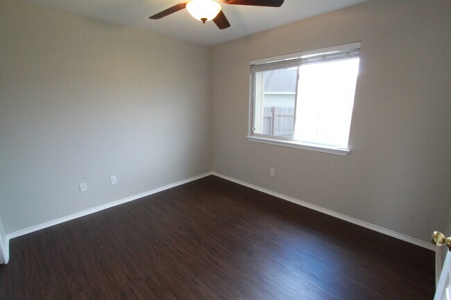 Building Photo - Hutto 3BR Gem ~ Open Layout, Large Yard & Prime Location