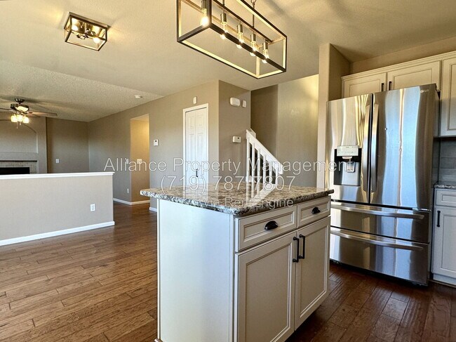 Building Photo - 965 Piros Dr