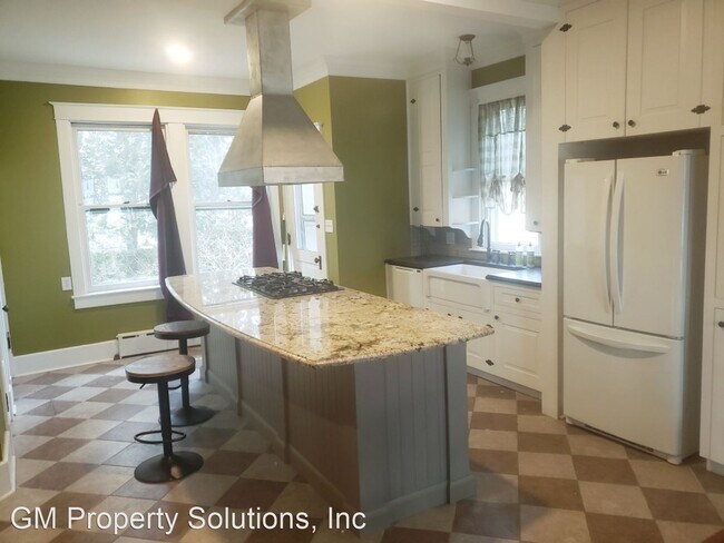 Building Photo - 3 br, 1.5 bath House - 515 S Spruce Street