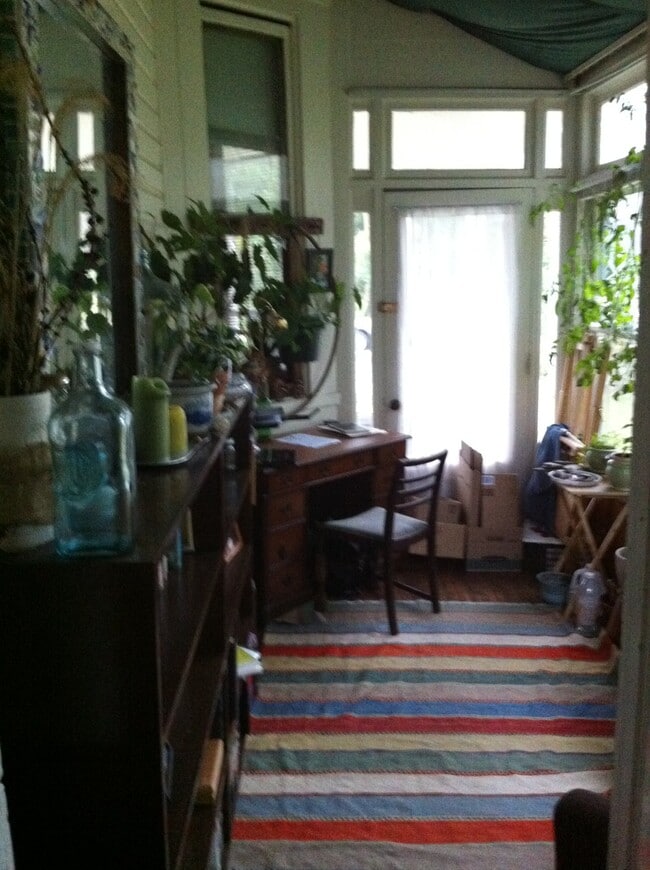 Building Photo - 208 Summit Ave