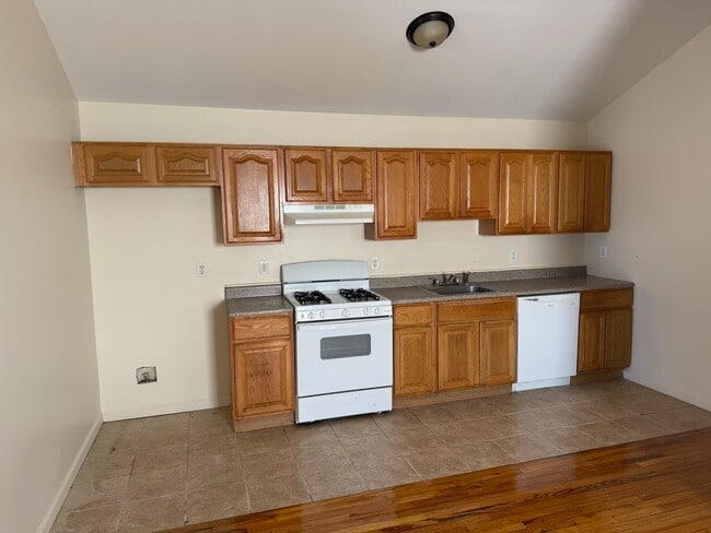 Building Photo - 99 Fulton Ave