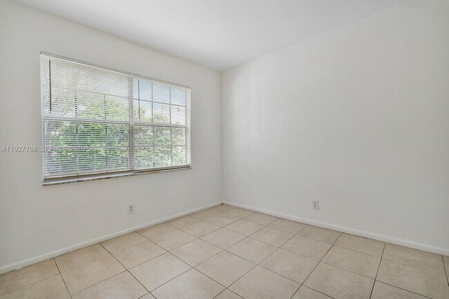 Building Photo - 4100 NW 16th Ave