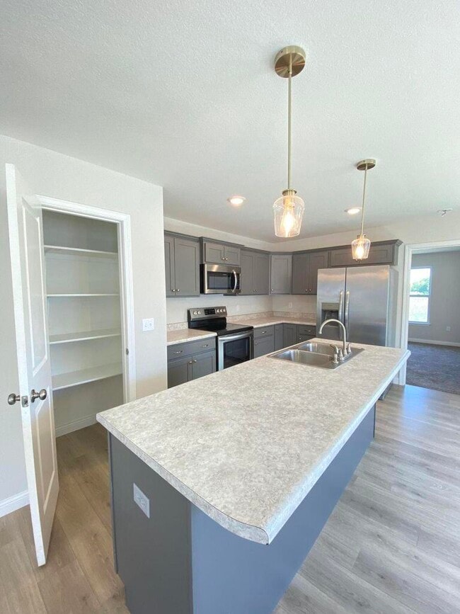 Building Photo - 6030 S Hummingbird Ln