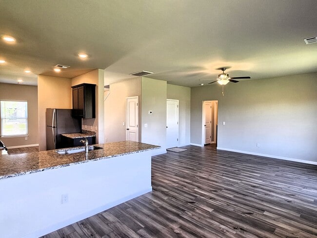 Building Photo - 1616 Amaranth Ln