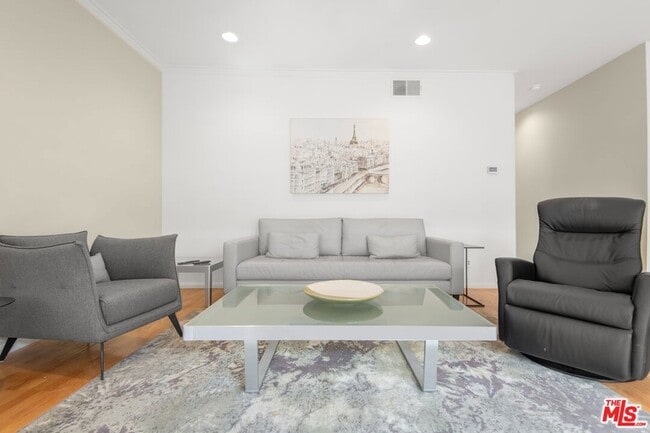 Building Photo - 916 15th St