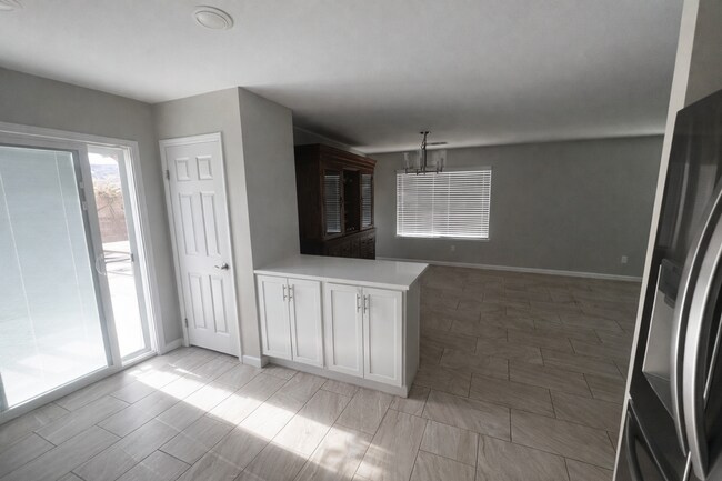 Building Photo - 71503 Sunflower Dr