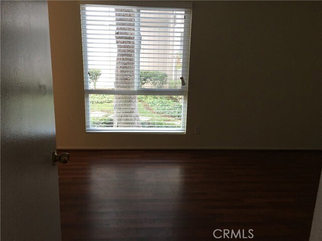 Building Photo - 2871 S Fairview St