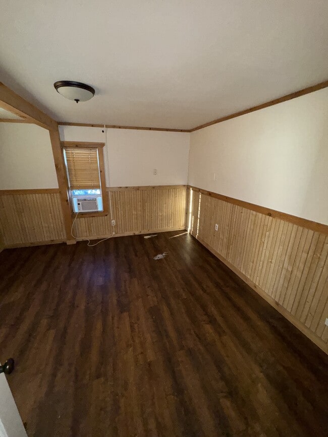 Building Photo - 905 5th Ave N