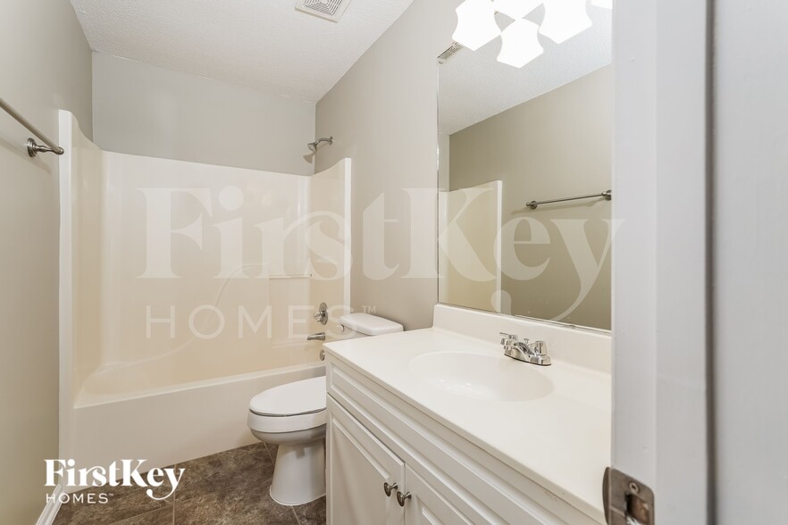 Building Photo - 4512 Princess Dr
