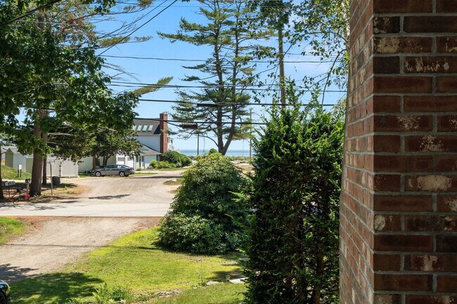 Building Photo - 28 Shoals View Dr