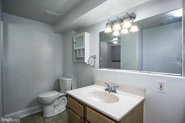 Building Photo - 2151 Florida Ave NW