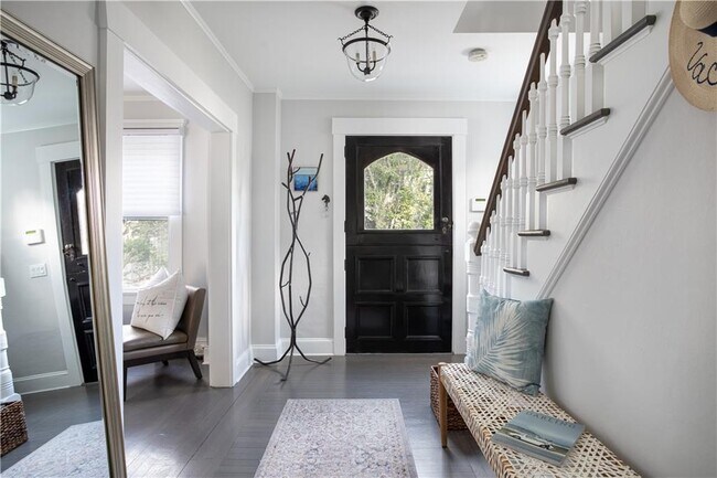 Building Photo - 96 3rd St