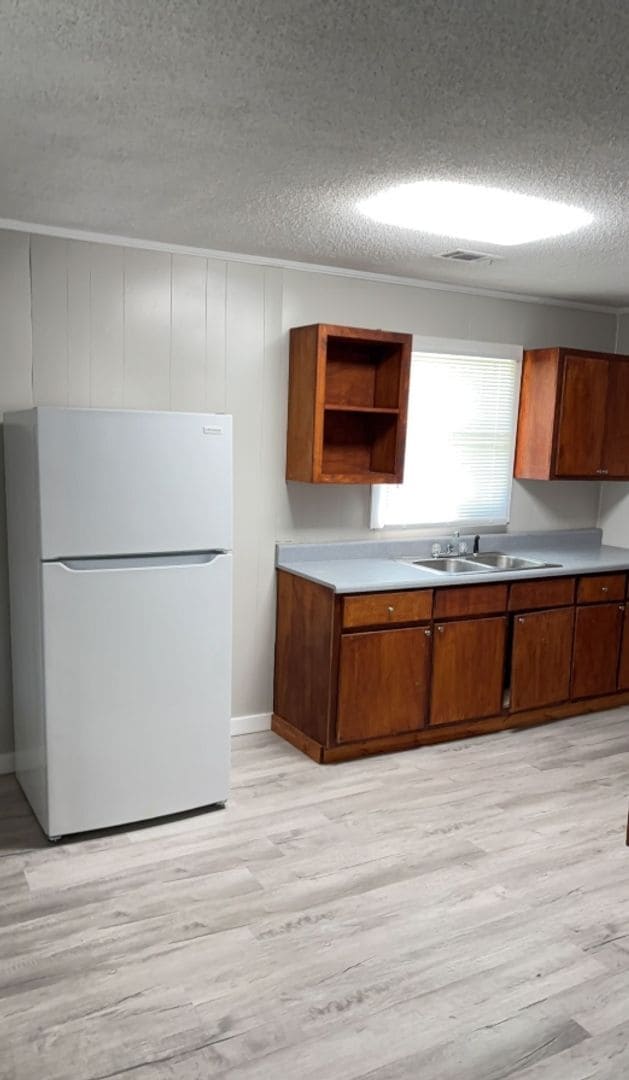 Building Photo - 4 Bed/2 Bath House
