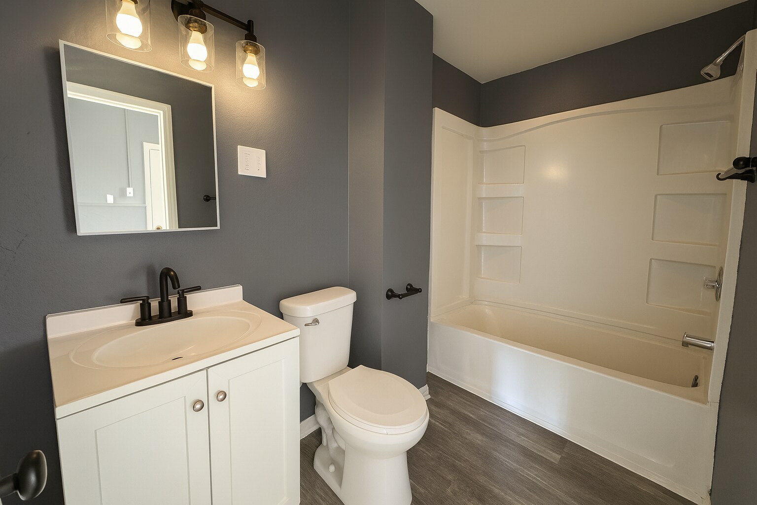 Building Photo - 857 E Knox St