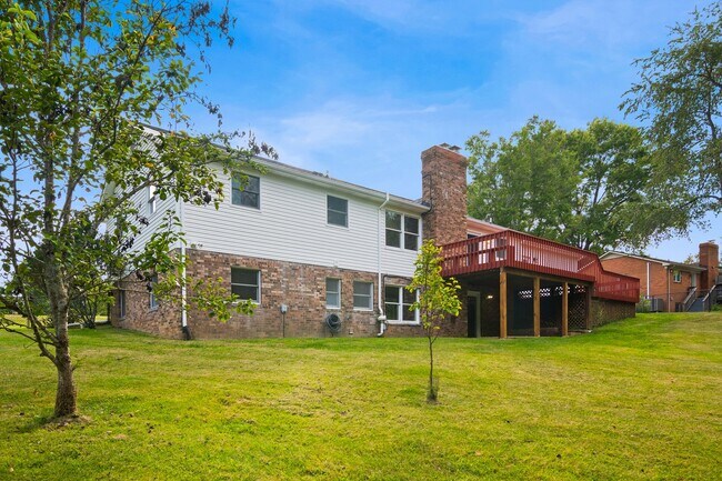 Building Photo - 1602 Westover Dr