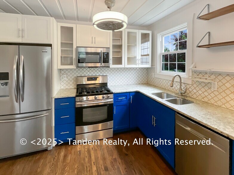 Building Photo - 2710 Sharondale Ct