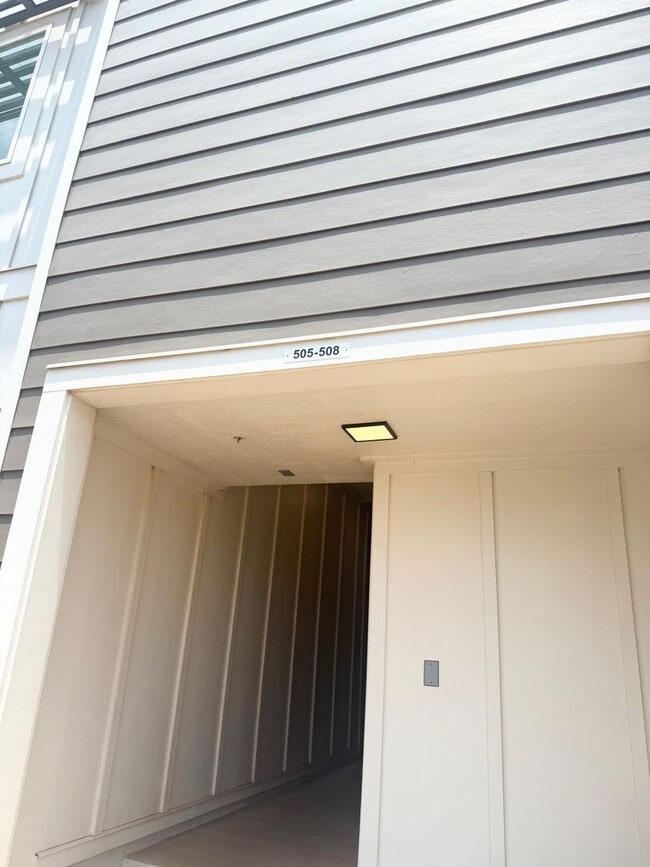 Building Photo - MOVE IN READY! 1 Bd, 1 Ba in Kaikea At Ho'opili