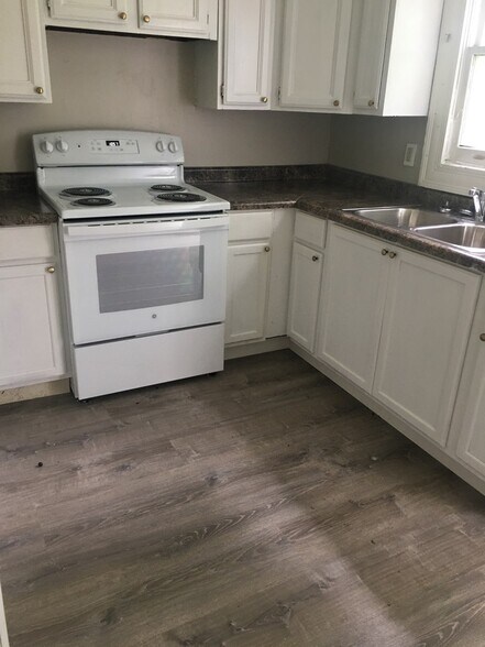 Building Photo - 1528 Wilson Ave