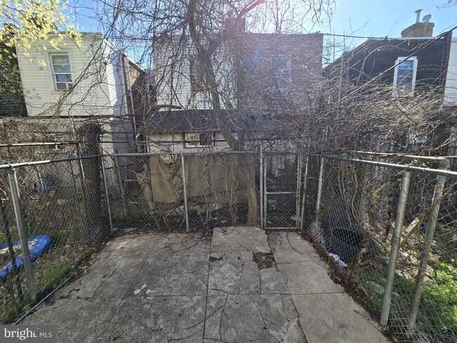 Building Photo - 3137 N Stillman St