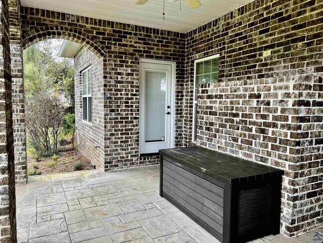 Building Photo - 609 Cannock Ct