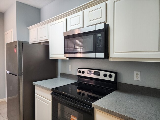 Building Photo - 2255 Braeswood Park Dr
