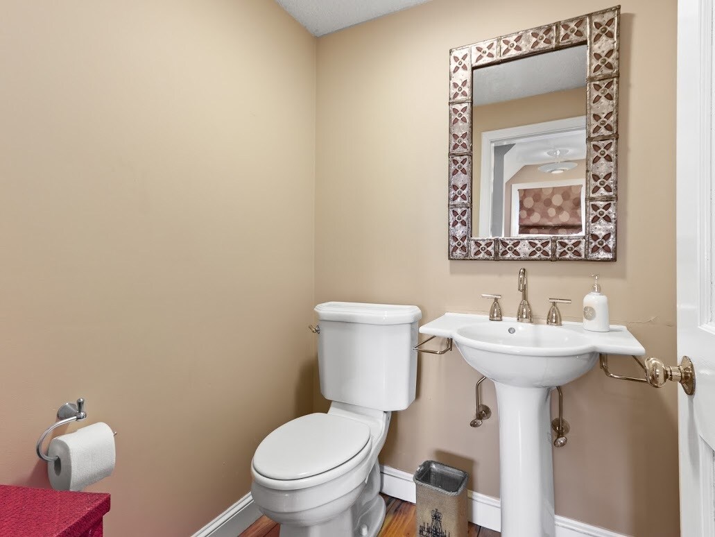 Building Photo - 491 Spring St