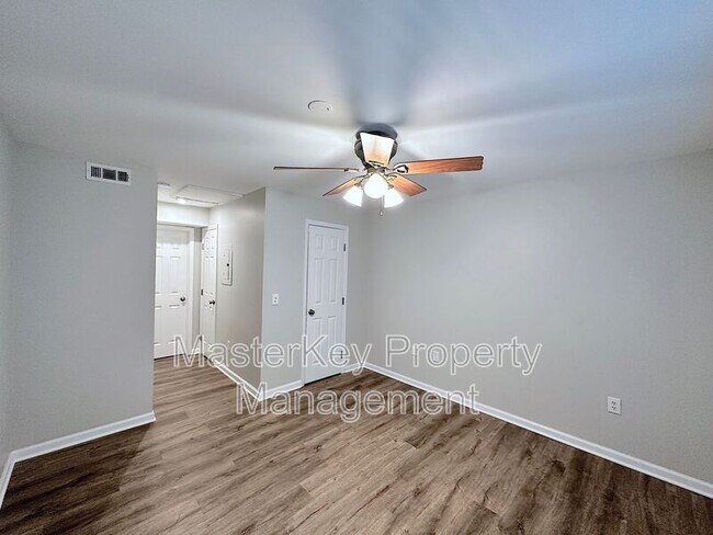 Building Photo - 1312 Hillbrow Ln