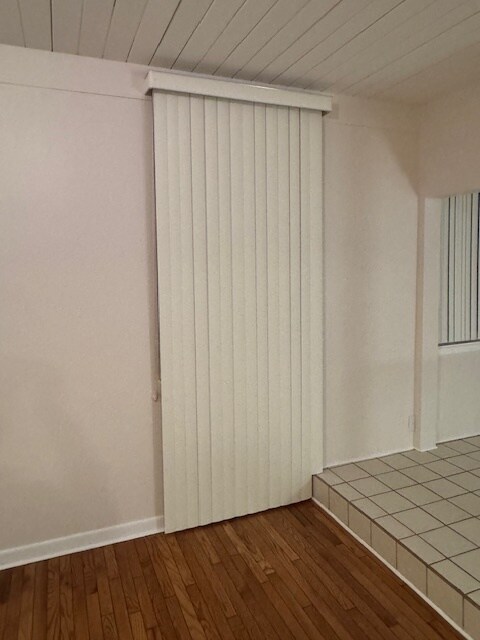 Living Rm Blinds - 409 16th St