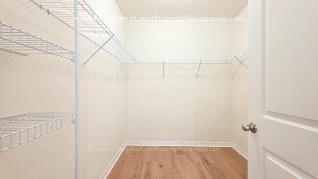 Building Photo - 2836 Greenleaf Ter
