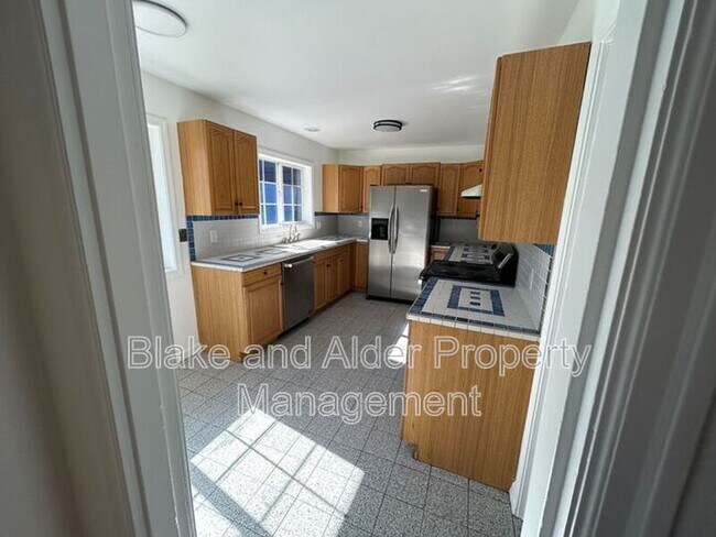 Building Photo - 198 NE 157th Ave