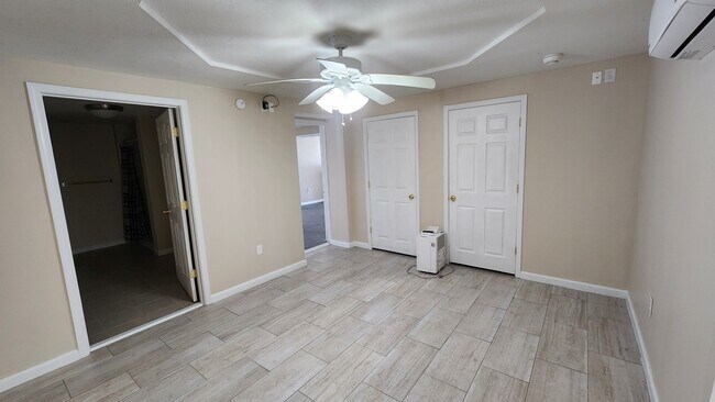 downstairs bedroom - 833 Plantation Dr