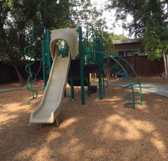 Kis'd play ground - 2452 W Bayshore Rd