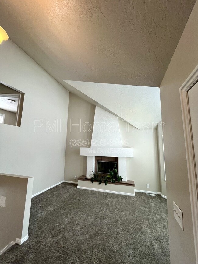 Building Photo - 1820 N 285 W