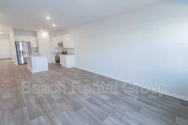 Building Photo - 1375 Speedway St