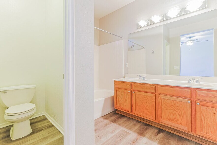 Building Photo - 125 N 22nd Pl