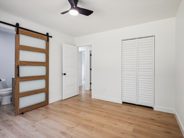 Building Photo - 310 Lilac Dr