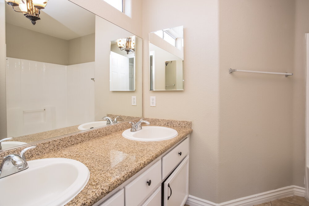 Building Photo - 7533 Hickory Hills Dr