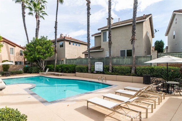 Building Photo - 17 Nopalitos Way