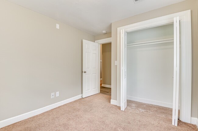Building Photo - 515 3rd St