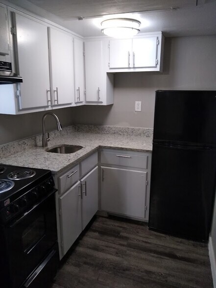 Elegant Kitchens - 1809-on-Cox