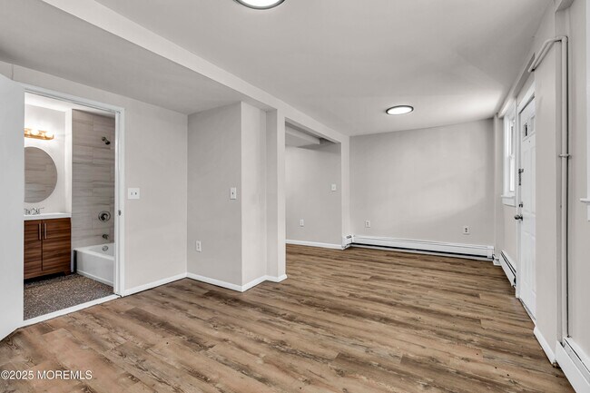 Building Photo - 1320 3rd Ave