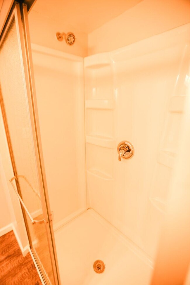 Building Photo - 628 Evesham Ave