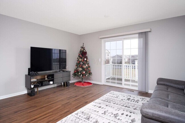 Building Photo - 5286 Royal Arch Casca Dr