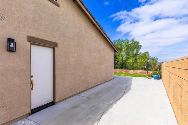Building Photo - 31705 Middlebrook Ln
