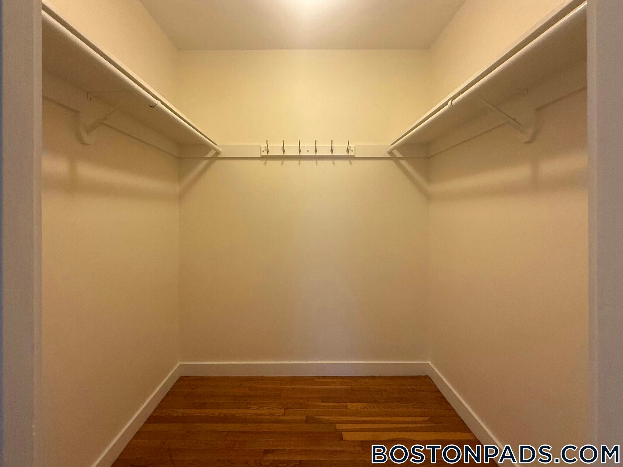 Building Photo - 17 Captain Parker Arms