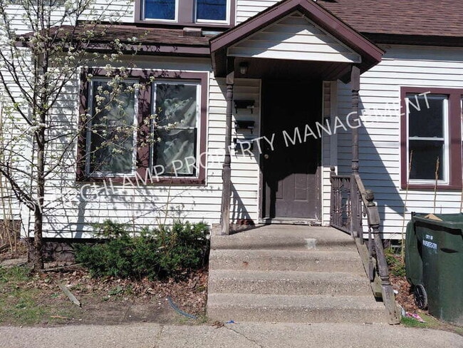 Building Photo - 216 W Grand Ave