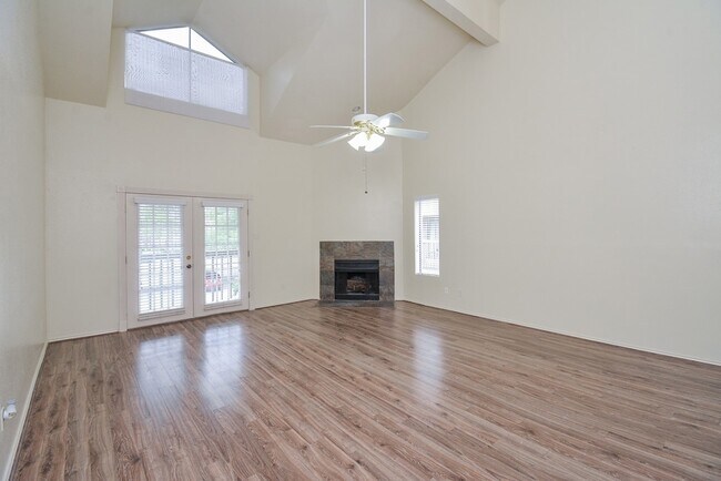 Building Photo - 2023 Gentryside Dr